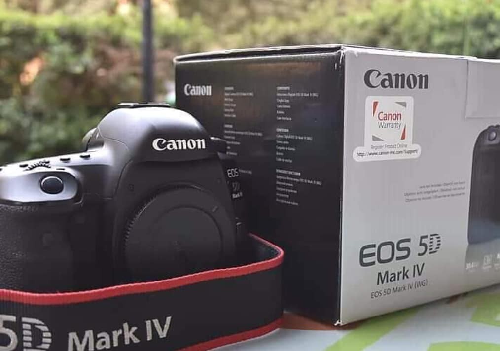 Canon EOS 5D Mark IV DSLR Camera Kit with Canon EF 2470mm F4L IS USM 